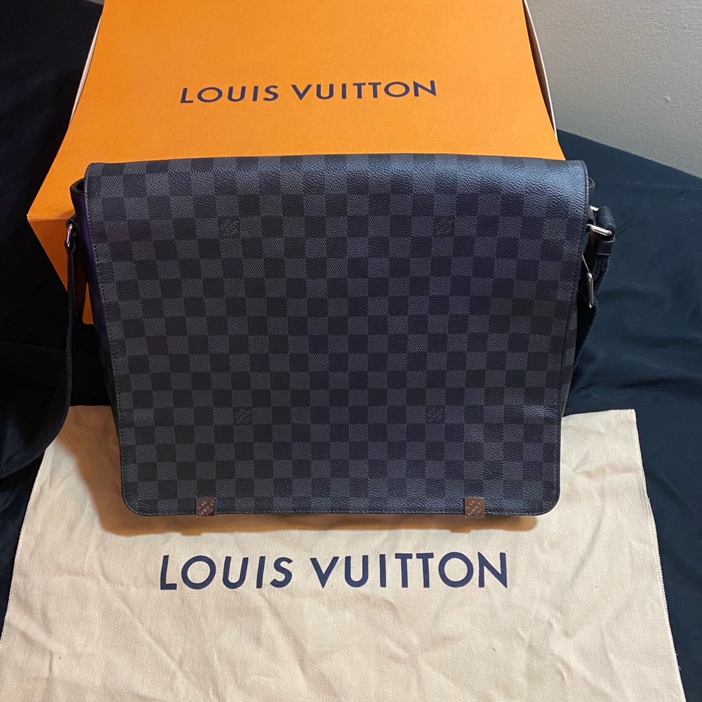 Louis Vuitton GM N41030 Damier Messenger Bag